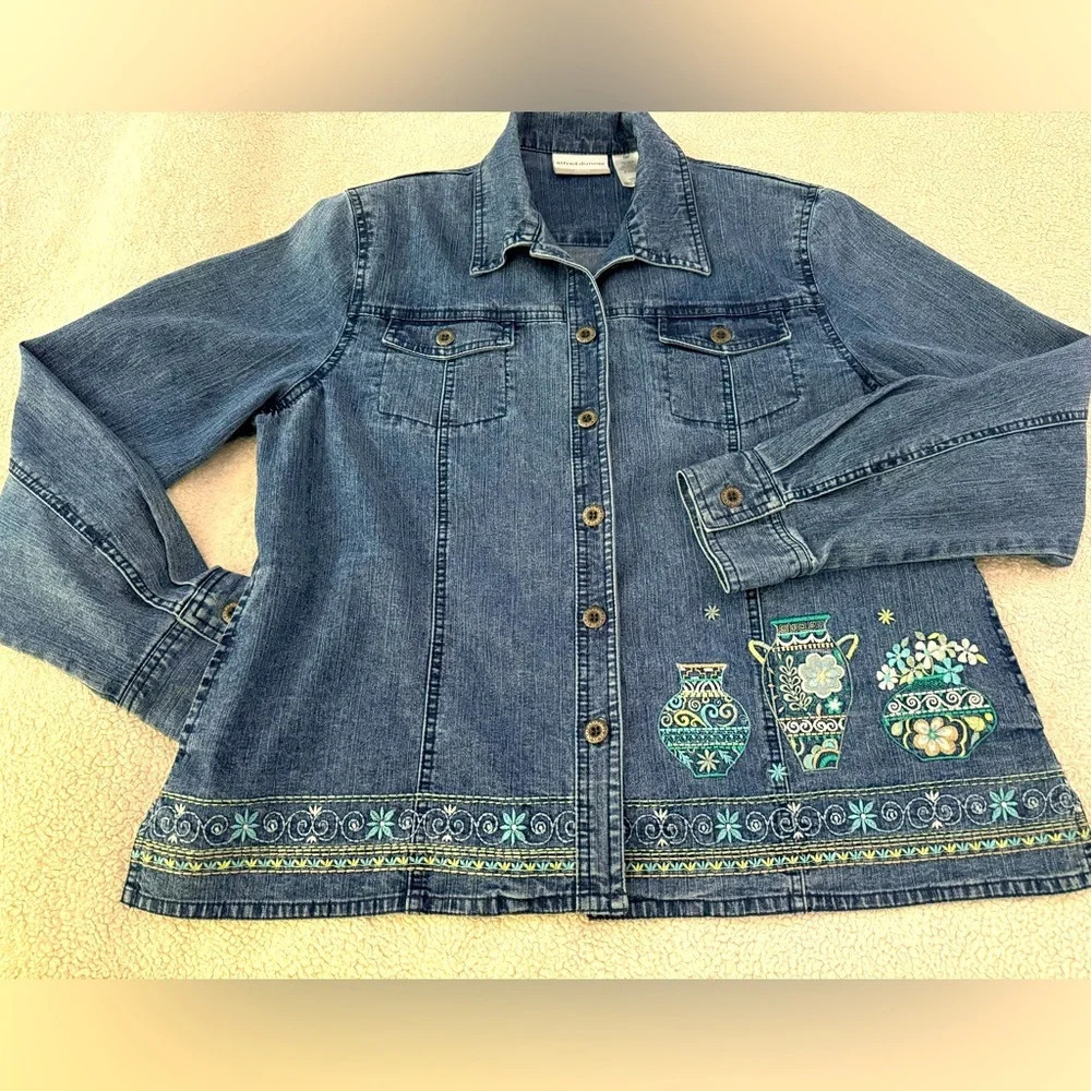 Alfred Dunner 10P‎ Denim Embroidered Floral design BOHO light hip jacket EUC.